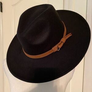 RANCHER HAT WITH WIDE BRIM, ONE SIZE FITS MOST